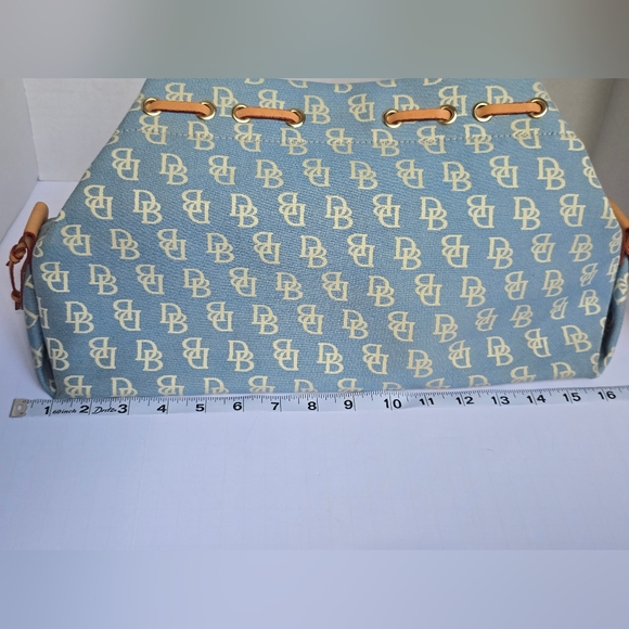 Clean! Dooney & Bourke Sky Blue Canvas Signature Shoulder Bag - Picture 10 of 11